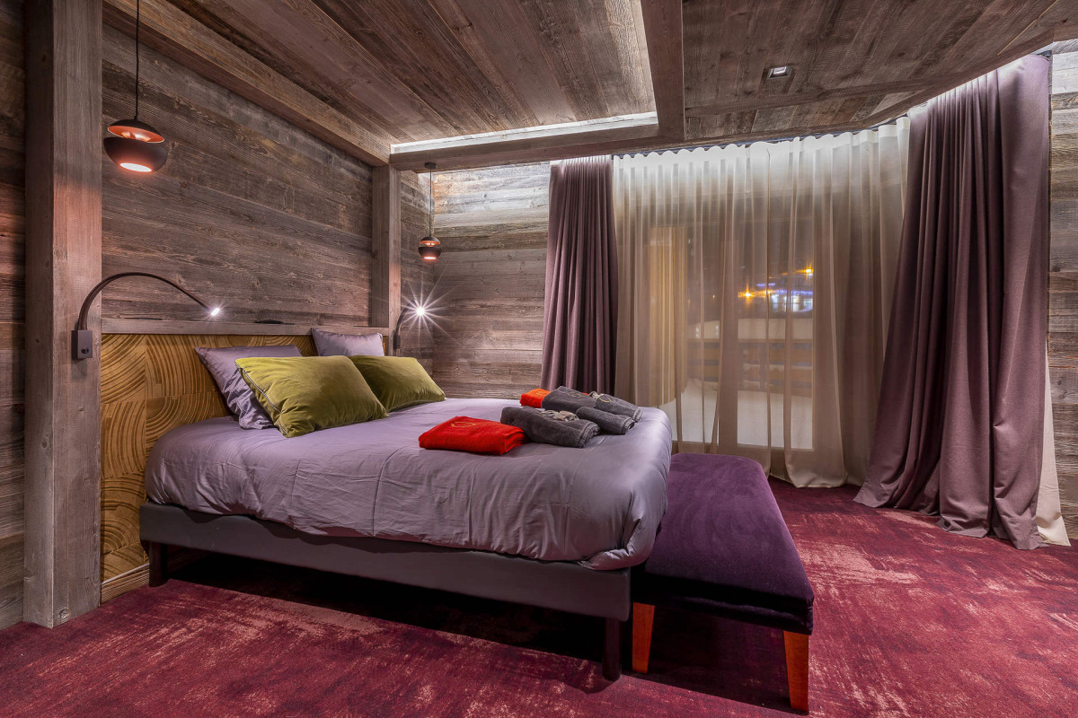 _lv_images__lot_0002800202_09_9185686