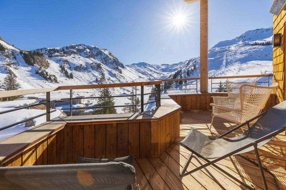 _lv_images__lot_0002800208_15_11133853