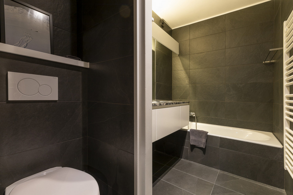 _lv_images__lot_0002800264_13_9586691