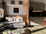 _lv_images__lot_0000000235_08_9042012