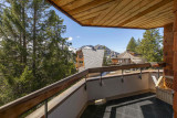 _lv_images__lot_0000210010_15_8426411