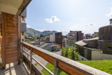 _lv_images__lot_0002800104_12_8064193