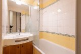 _lv_images__lot_0002800152_09_8379015