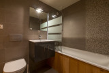 _lv_images__lot_0002800200_15_8107471