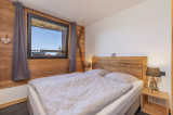 _lv_images__lot_0002800278_12_8109171
