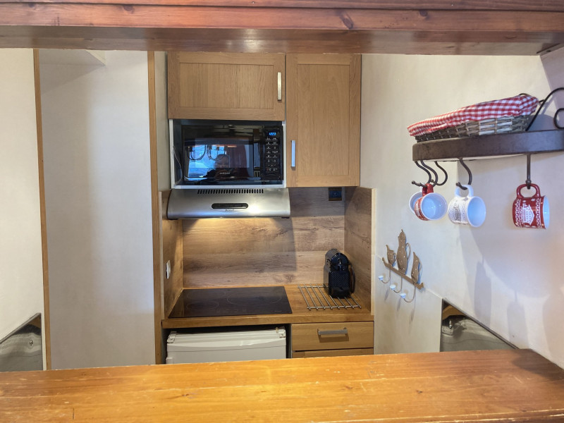 _lv_images__lot_0000000011_13_9411203