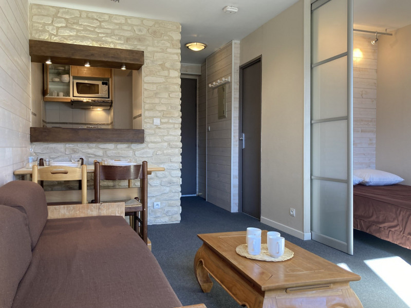 _lv_images__lot_0000000012_01_9190551 _lv_images__lot_0000000012_01_9190551