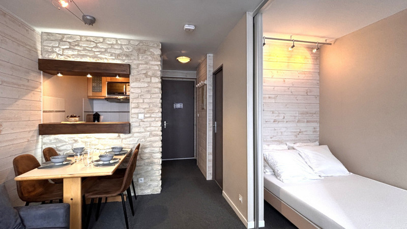 _lv_images__lot_0000000012_06_11047177