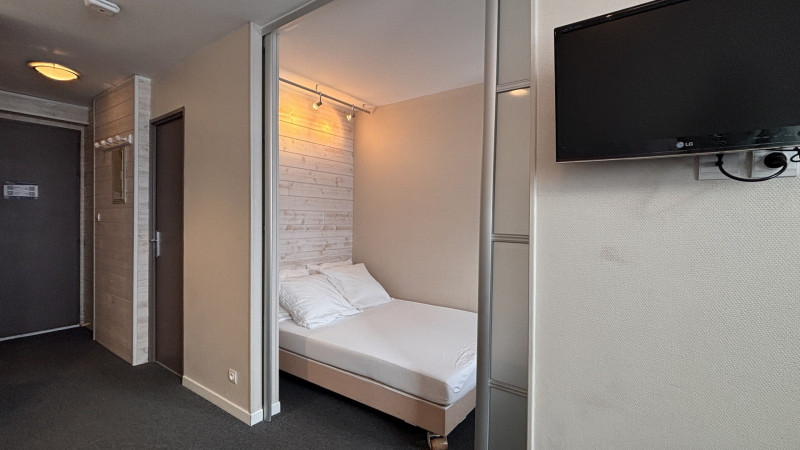 _lv_images__lot_0000000012_06_9597452 _lv_images__lot_0000000012_06_9597452