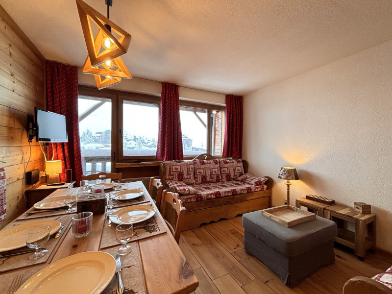 _lv_images__lot_0000000013_03_9794524