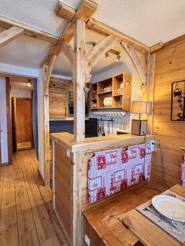 _lv_images__lot_0000000013_06_9881654