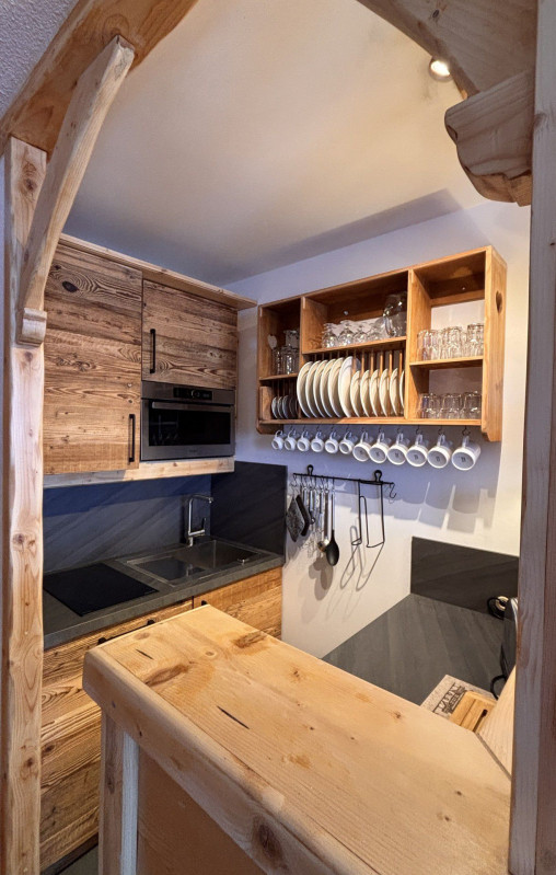 _lv_images__lot_0000000013_08_9597016