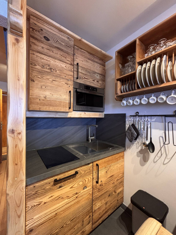 _lv_images__lot_0000000013_09_10351269