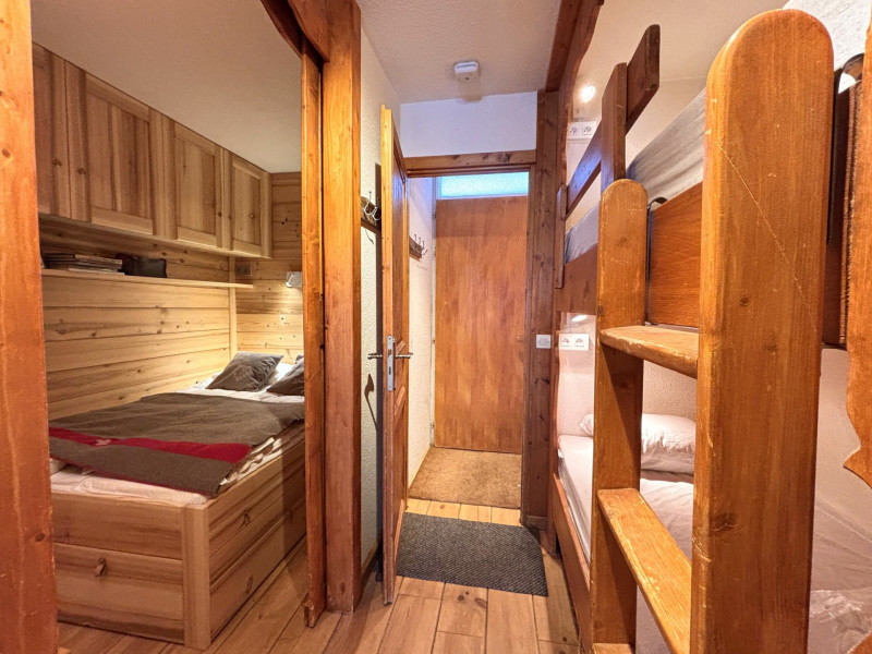 _lv_images__lot_0000000013_11_10137597