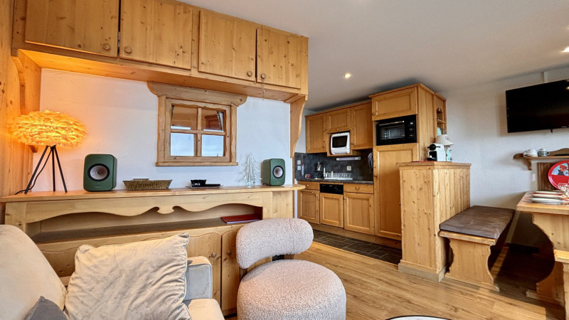 _lv_images__lot_0000000015_06_9933824 _lv_images__lot_0000000015_06_9933824