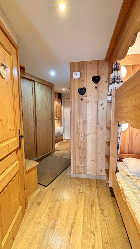 _lv_images__lot_0000000015_13_10151259