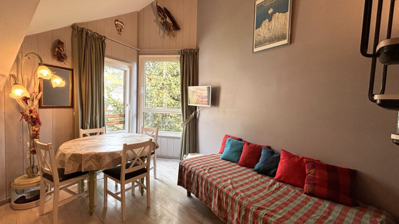 _lv_images__lot_0000000017_02_10298980