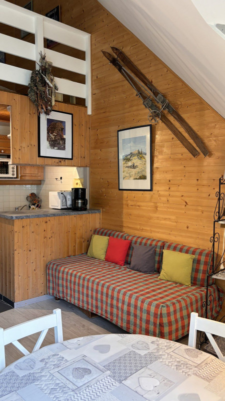 _lv_images__lot_0000000017_04_9314357 _lv_images__lot_0000000017_04_9314357