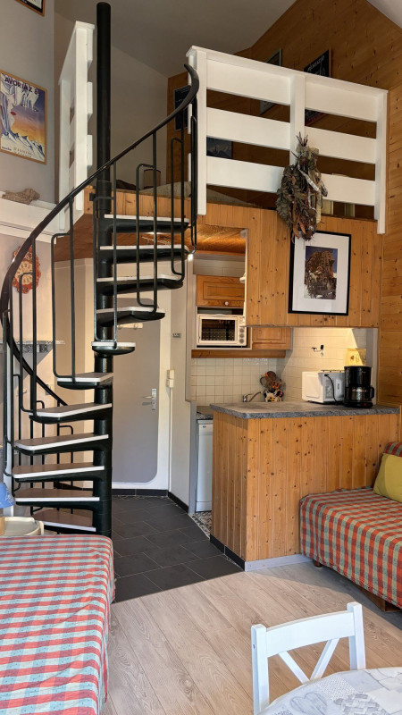 _lv_images__lot_0000000017_05_9434153 _lv_images__lot_0000000017_05_9434153