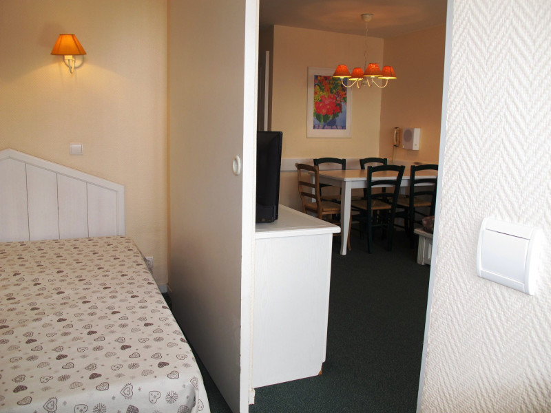 _lv_images__lot_0000000032_09_10124166 _lv_images__lot_0000000032_09_10124166