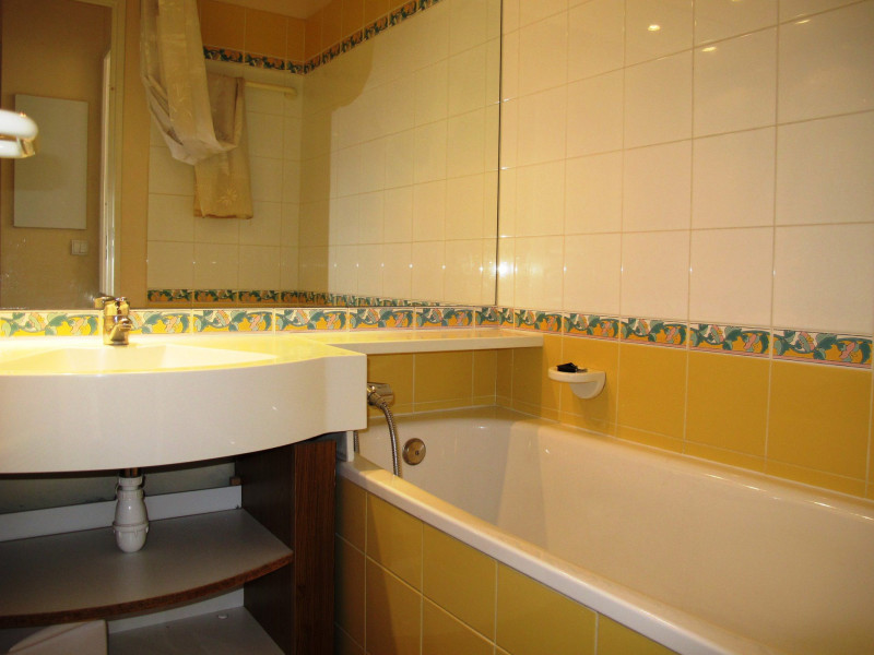 _lv_images__lot_0000000032_11_10549412 _lv_images__lot_0000000032_11_10549412