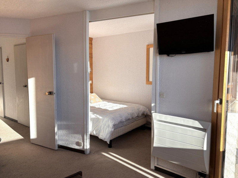 _lv_images__lot_0000000034_10_9689739