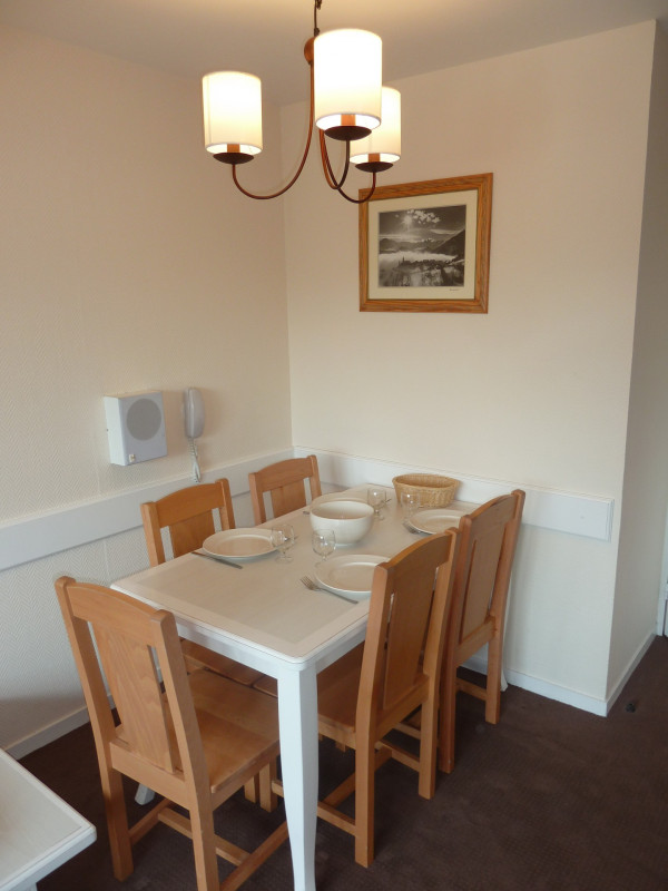 _lv_images__lot_0000000054_03_9597148