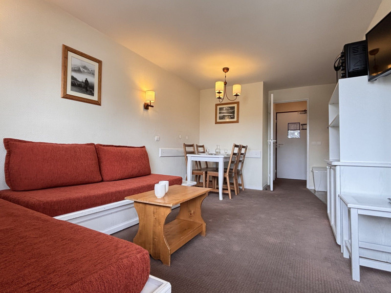 _lv_images__lot_0000000054_05_11046559