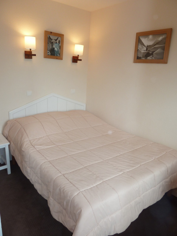 _lv_images__lot_0000000054_07_9940826 _lv_images__lot_0000000054_07_9940826