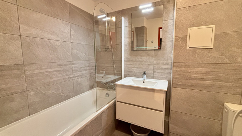 _lv_images__lot_0000000083_13_11072661 _lv_images__lot_0000000083_13_11072661
