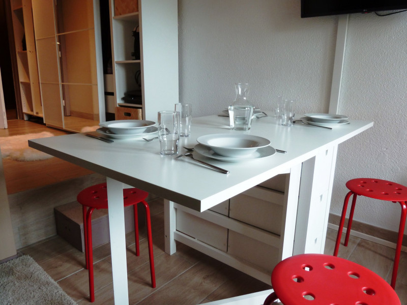 _lv_images__lot_0000000120_04_9184500