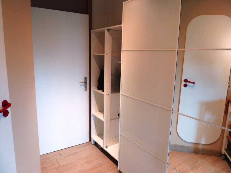 _lv_images__lot_0000000120_07_9210584