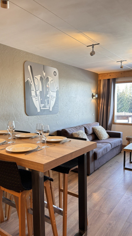 _lv_images__lot_0000000121_03_9320187