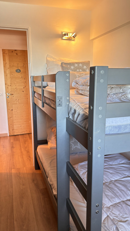 _lv_images__lot_0000000121_14_11170888