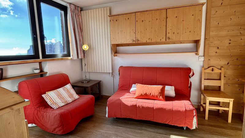 _lv_images__lot_0000000123_02_9941073