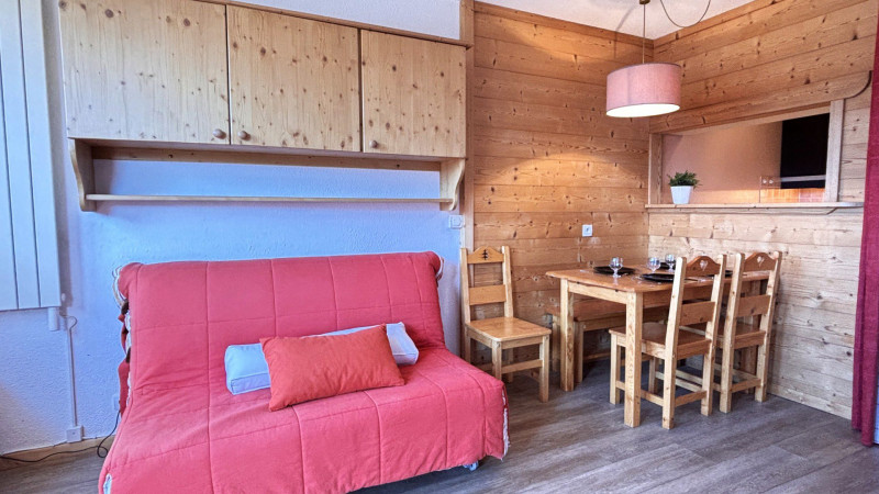 _lv_images__lot_0000000123_03_10178571 _lv_images__lot_0000000123_03_10178571