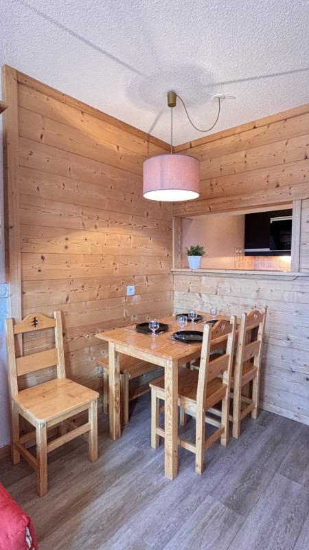 _lv_images__lot_0000000123_04_10117843