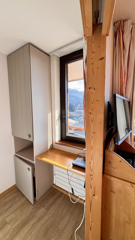 _lv_images__lot_0000000123_14_9518507