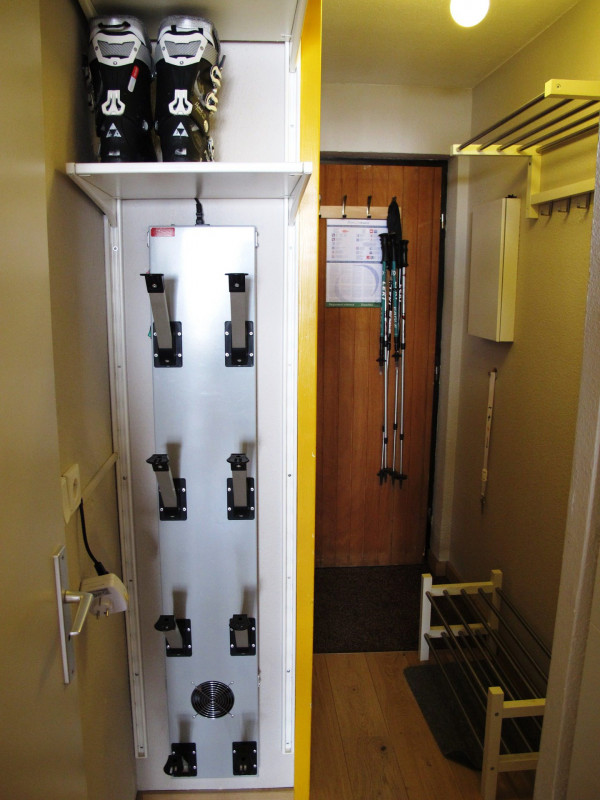 _lv_images__lot_0000000149_08_9433895