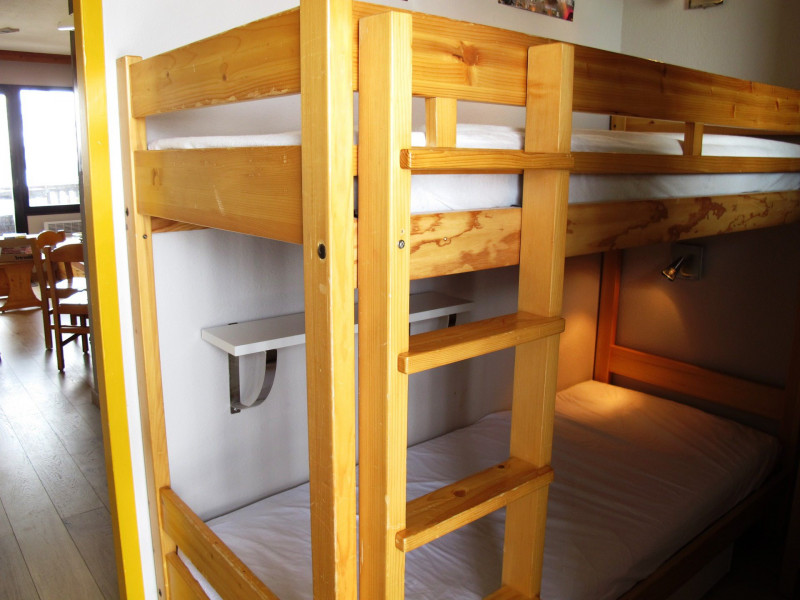 _lv_images__lot_0000000149_09_9689646