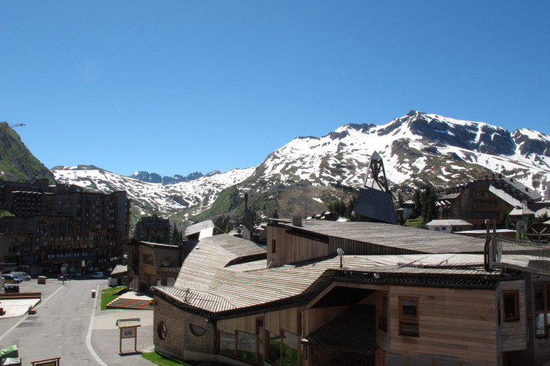 _lv_images__lot_0000000151_09_8111750