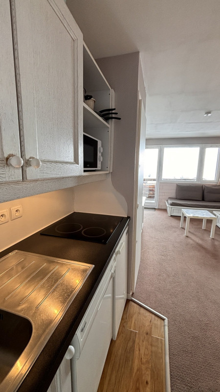 _lv_images__lot_0000000175_05_9676583