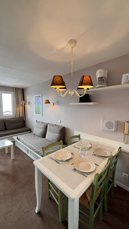 _lv_images__lot_0000000175_06_10404228