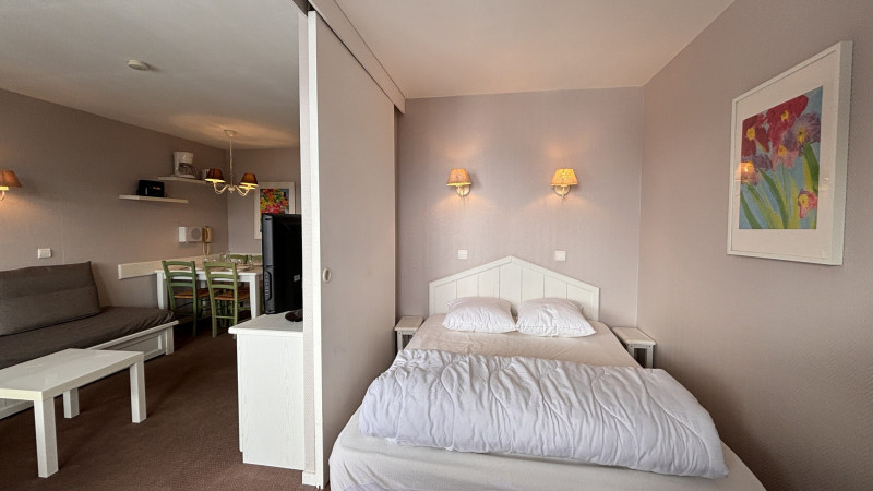 _lv_images__lot_0000000175_07_9656655