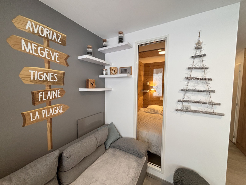 _lv_images__lot_0000000183_02_9995428