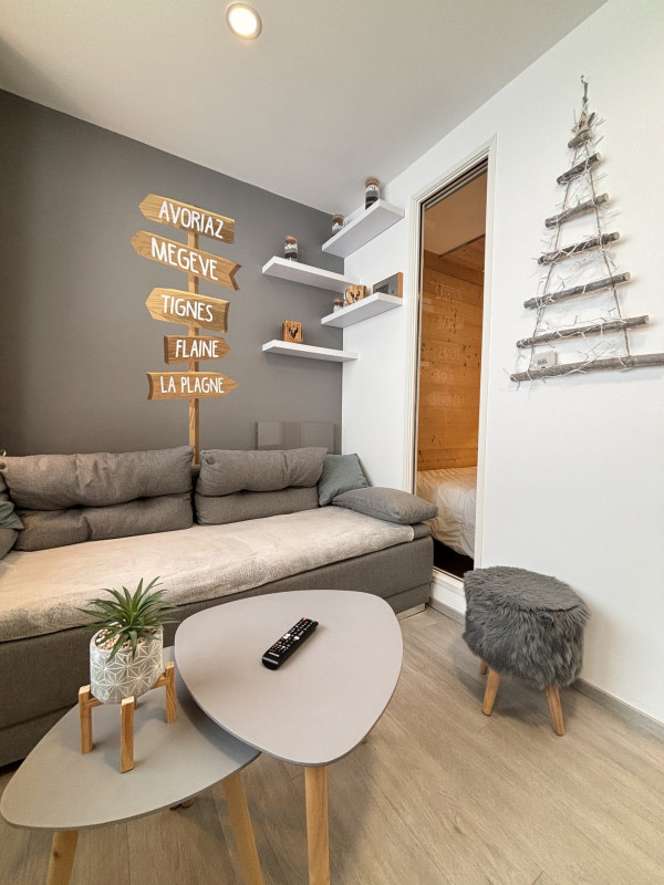 _lv_images__lot_0000000183_10_11151967 _lv_images__lot_0000000183_10_11151967