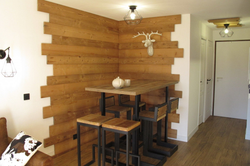 _lv_images__lot_0000000184_06_10002387 _lv_images__lot_0000000184_06_10002387