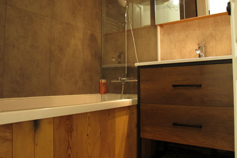 _lv_images__lot_0000000184_10_9558054