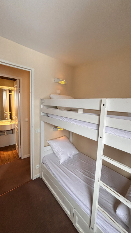 _lv_images__lot_0000000190_13_10418556
