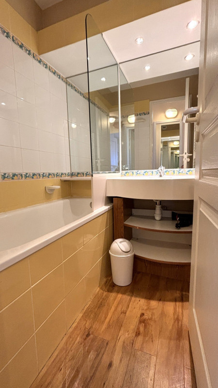 _lv_images__lot_0000000190_14_10008308